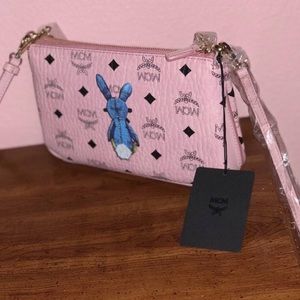 MCM WOMEN HANDBAG 100% AUTHENTIC COMES WITH TAGS